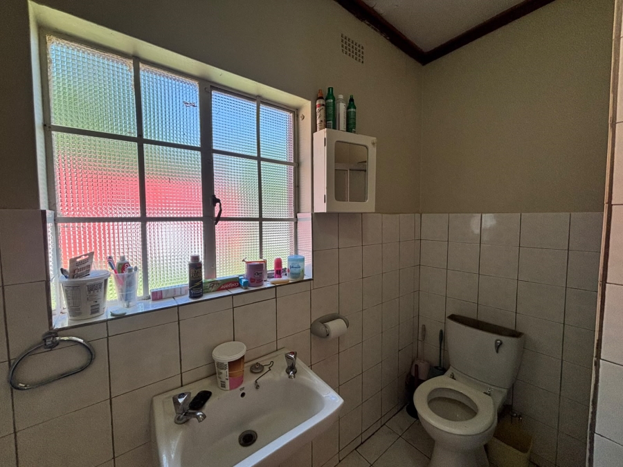 5 Bedroom Property for Sale in Adamayview North West